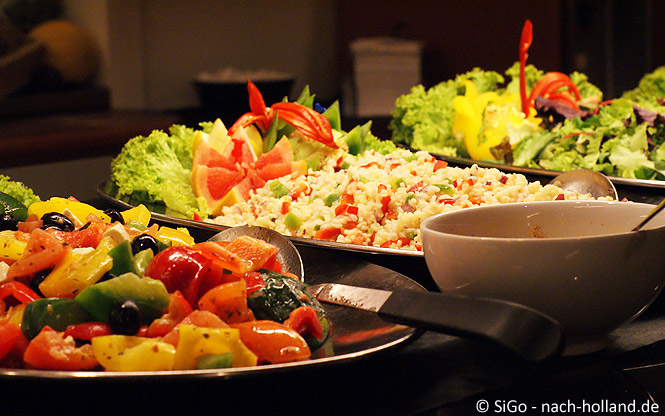 Gemüse beim Abendbuffet Gemüse beim Abendbuffet DFDS Seaways