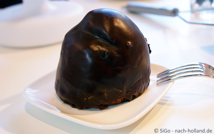 De Bossche Bol - ein Sahnewindbeutel mit Schokoglasur