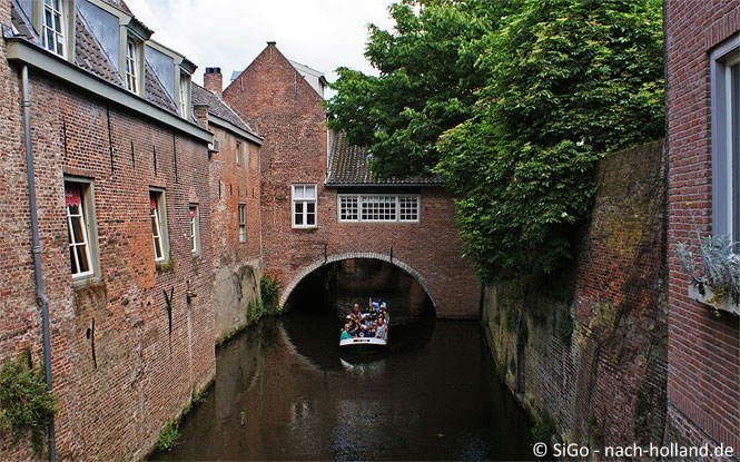 Mit dem Boot durch die Stadt Den Bosch
