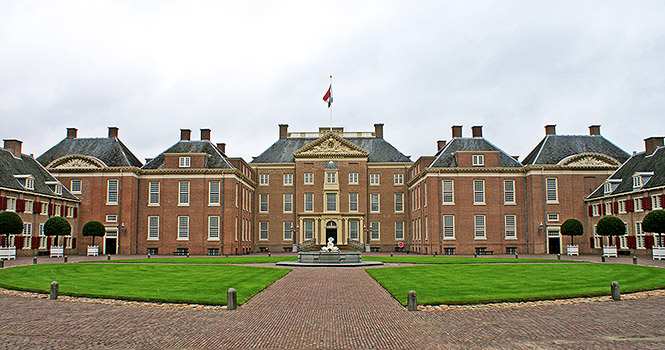 Eingang zum Paleis Het Loo paleis het loo