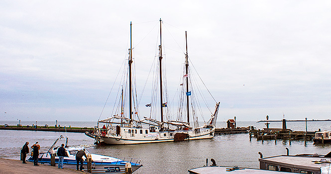 Segelschiff und Dreimaster Elizabeth Segelschiff Dreimaster Elizabeth