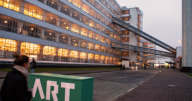 Die Art Rottedam findet in der wunderschönen Van Nelle Fabrik statt, die zum Weltkulturerbe zählt art rotterdam