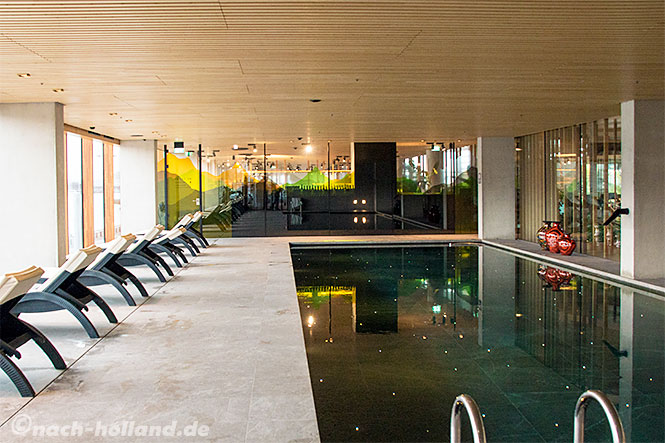 hotel jakarta amsterdam pool