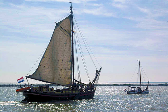 Historische Segelschiffe auf dem IJsselmeer ijsselmeer schiffe