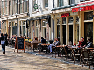Straßencafé in Delft strassencafe